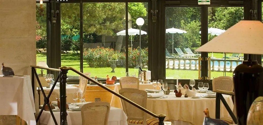 Manoir De La Roseraie - Les Collectionneurs Grignan Hotel